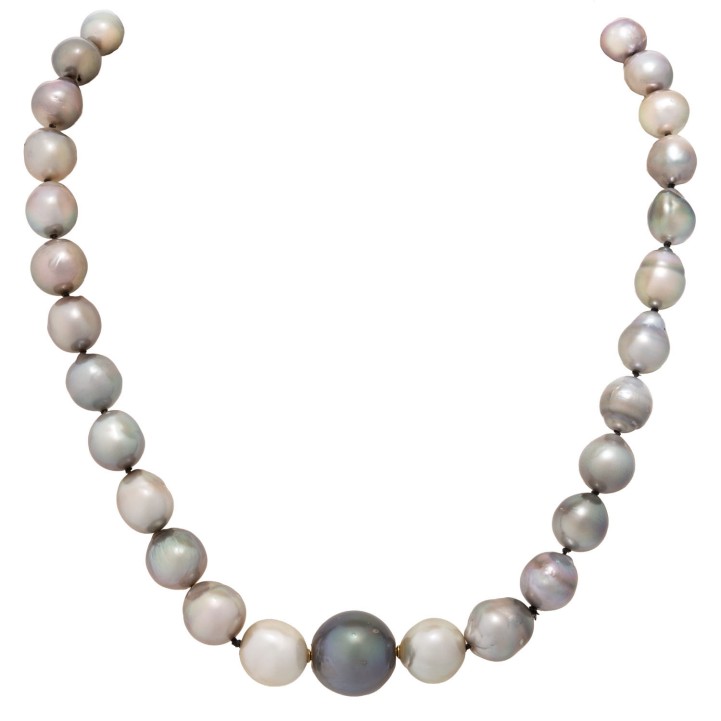 Collier aus 40 Tahitiperlen, 