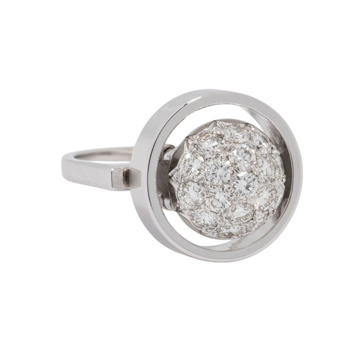 Ring with diamonds totaling approx. 1.36 ct, 