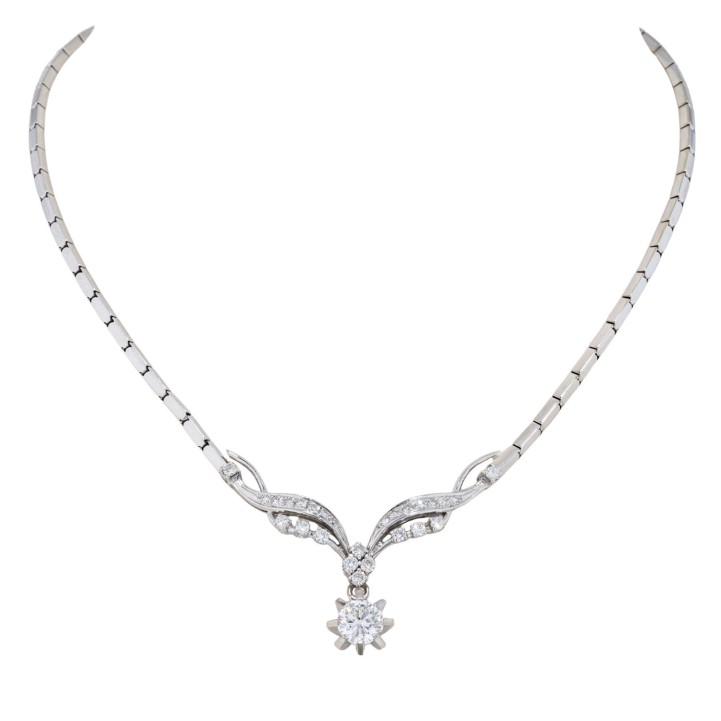Elegant necklace with a central brilliant-cut diamond weighing approx. 1.45 ct, 