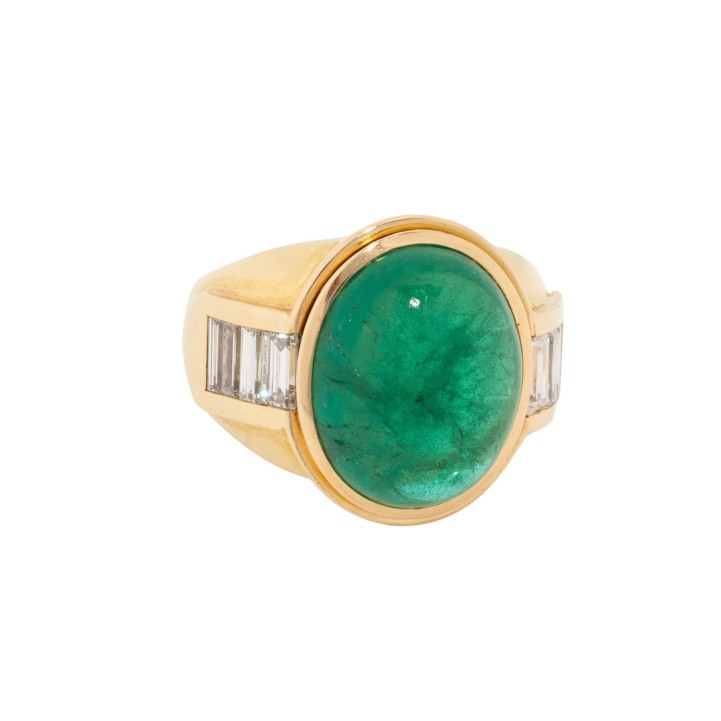 Ring mit Smaragdcabochon ca. 10 ct  