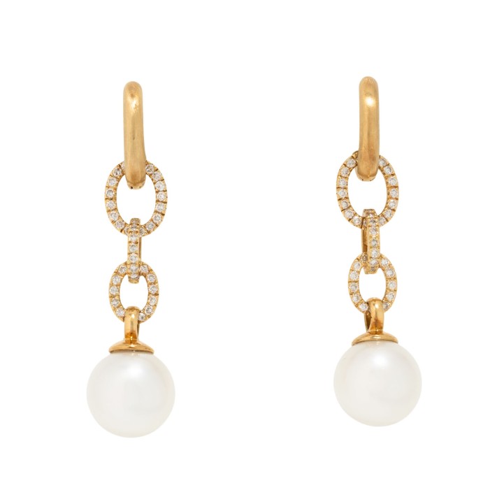 Pair of hoop earrings with pendant, 