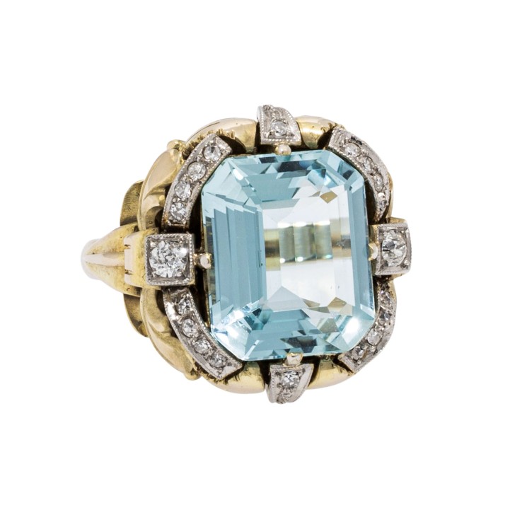 Ring with aquamarine of approx. 6.3 ct and diamonds, 