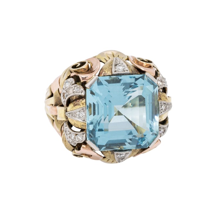 Ring mit achteckigem Aquamarin von ca. 14 ct,  