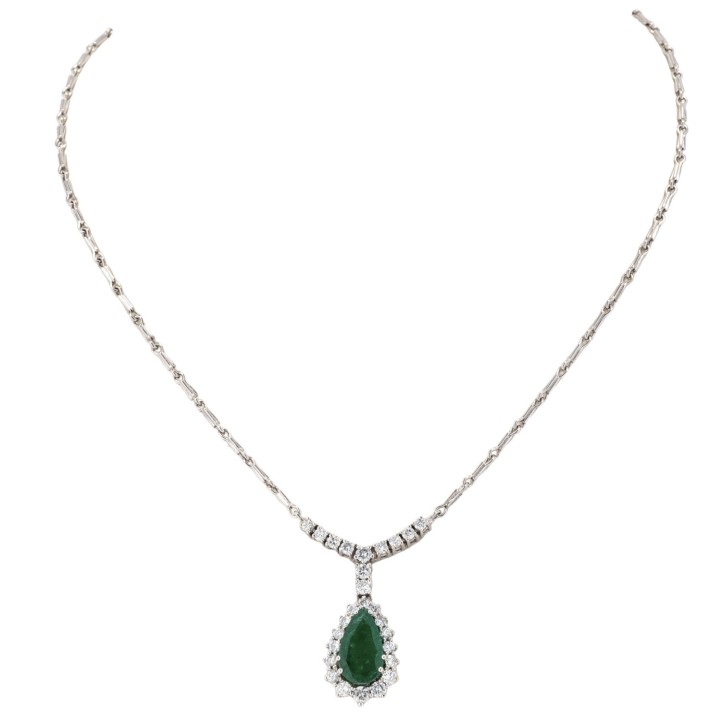 Necklace with emerald drops and diamonds 