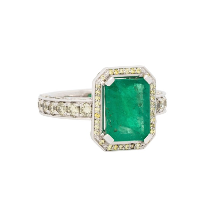 Cocktail ring with emerald and diamonds  