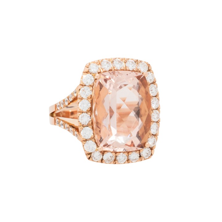 Ring mit Morganit und Brillanten  