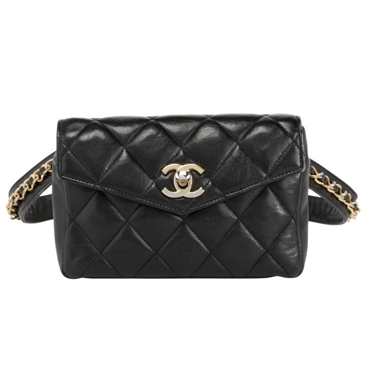 PRE-LOVED ITEM BY @JENNIFERKATHE - CHANEL VINTAGE belt bag. 
