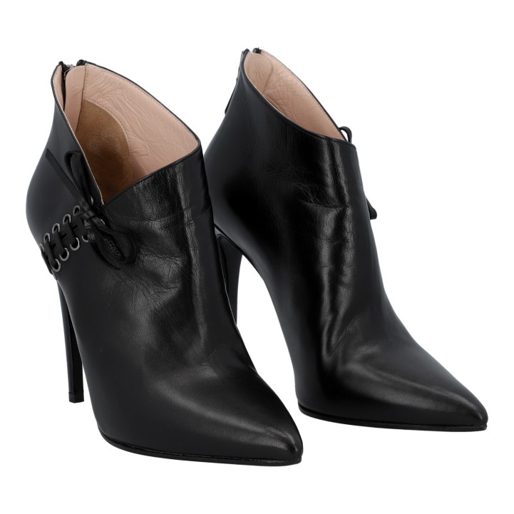 MIU MIU Stiefeletten, Gr. 38. 
