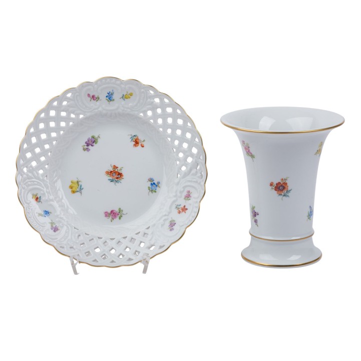 MEISSEN 'Streublümchen' vase and decorative plate, 1st choice, 