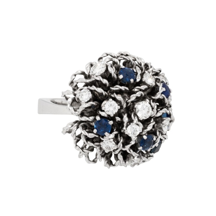 Cocktailring mit Saphiren und Brillanten zus. ca. 1,1 ct,  