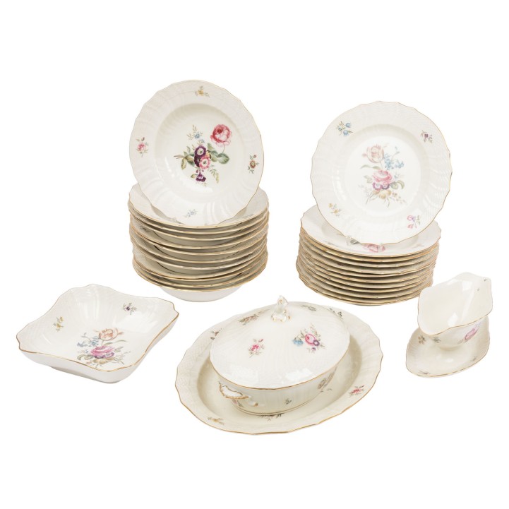 ROYAL COPENHAGEN dinner service 'Frijsenborg', 1920s - 1960s, 