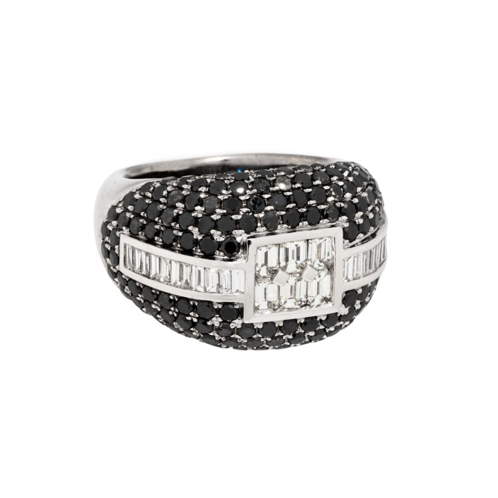 Ring "Black and White" mit Diamanten zus. ca. 4 ct, 