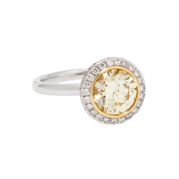 Solitärring mit 1 naturgelben Brillant 2,01 ct.  