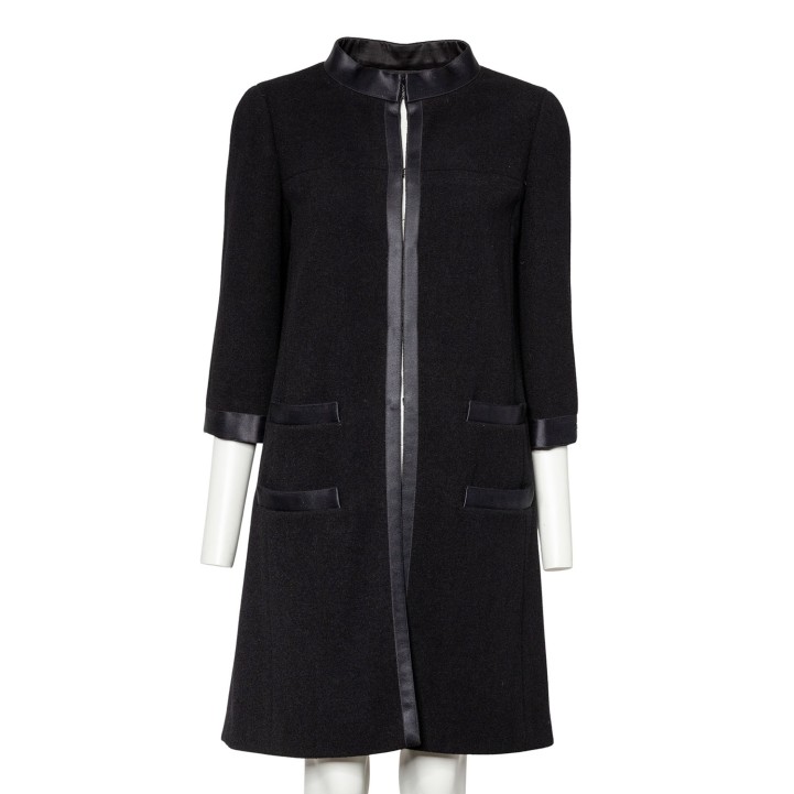 CHANEL Mantel, Gr. 38 (fr. 40), Koll.: F/W 2005. 
