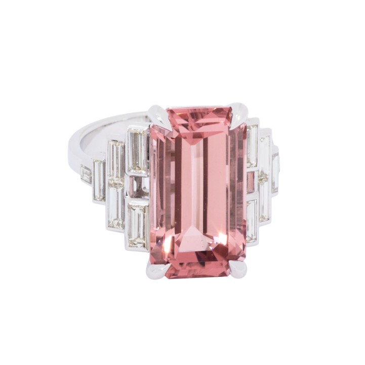 Eleganter Damenring, bes. mit 1 feinen rosa Turmalin 9,46 ct.  