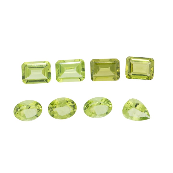 Konvolut 8 Peridots von zus. 16,7 ct, 