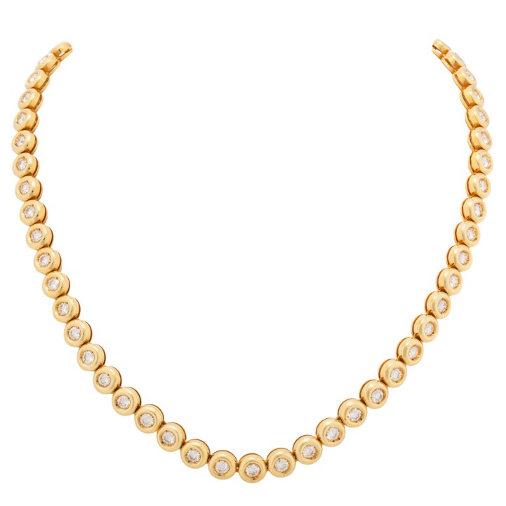 Collier mit Brillanten von zus. ca. 8,8 ct,  