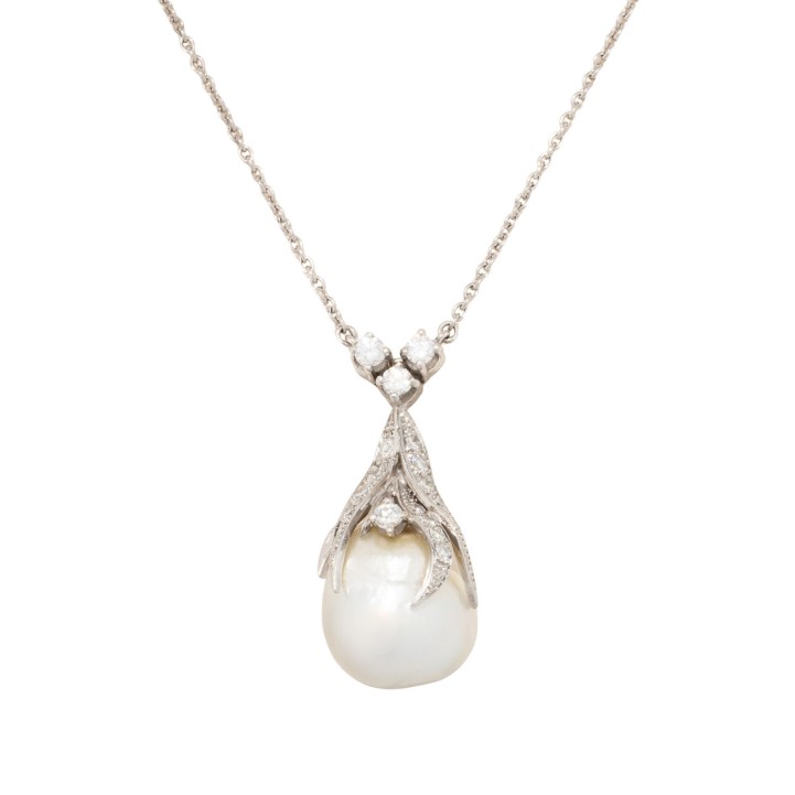 Collier mit Perltropfen und Diamanten zus. ca. 0,6 ct, 