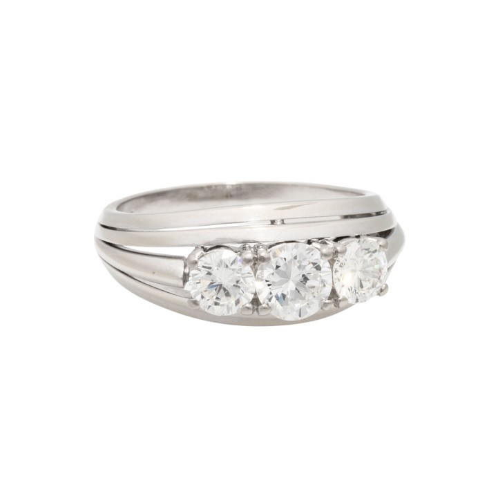 Ring mit 3 Brillanten zus. ca. 1,05 ct,  