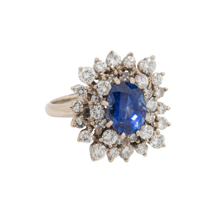 Klassischer Ring mit Saphir ca. 3,0 ct  