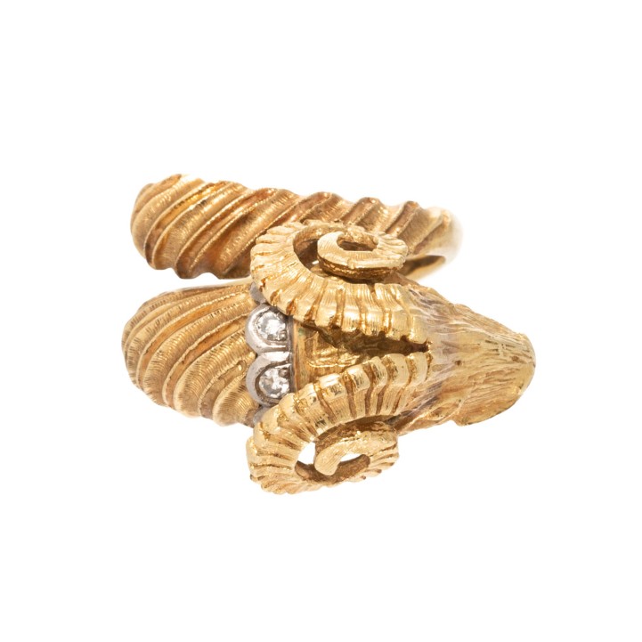Ring in Form eines Widderkopfes  