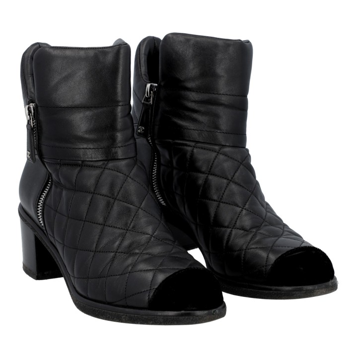 CHANEL Stiefel, Gr. 40,5. 