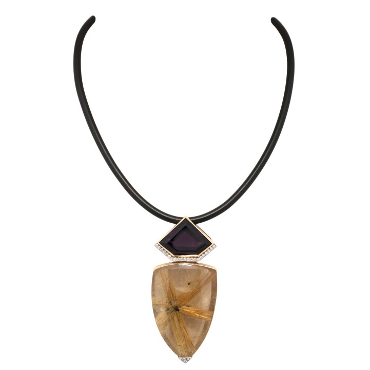 Collier mit Rutil-Stern 132,90 ct. und Amethyst 25,82 ct. sowie Brillanten zus. 0,33 ct. 