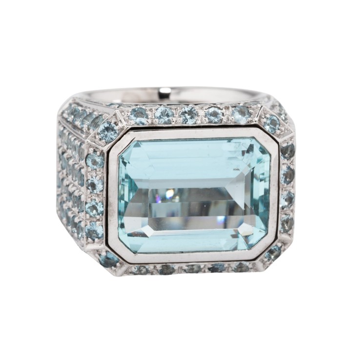 Ring mit Aquamarinen,  