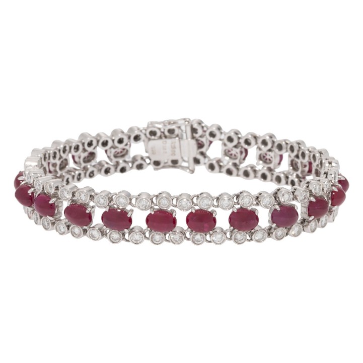 Armband mit Rubinen und Brillanten zus. ca. 5,3 ct,  