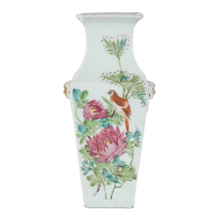 Famille rose-Porzellanvase. CHINA, Tongzhi-Periode (ca.1863-1874). 