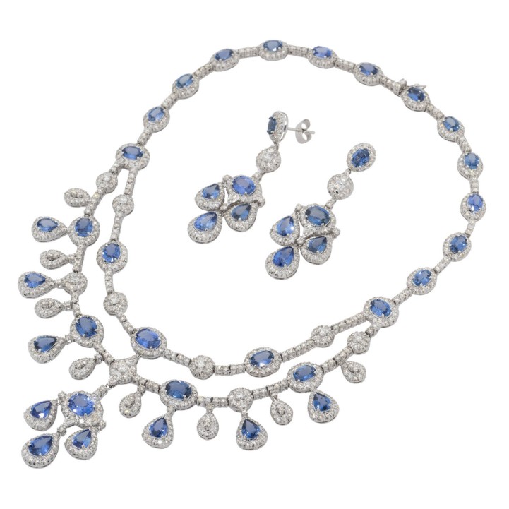 Festlich elegantes  Set aus Collier und Ohrhängern mit Saphiren und Diamanten, 