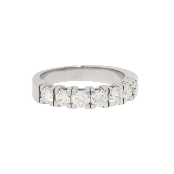 Ring mit 7 Brillanten  