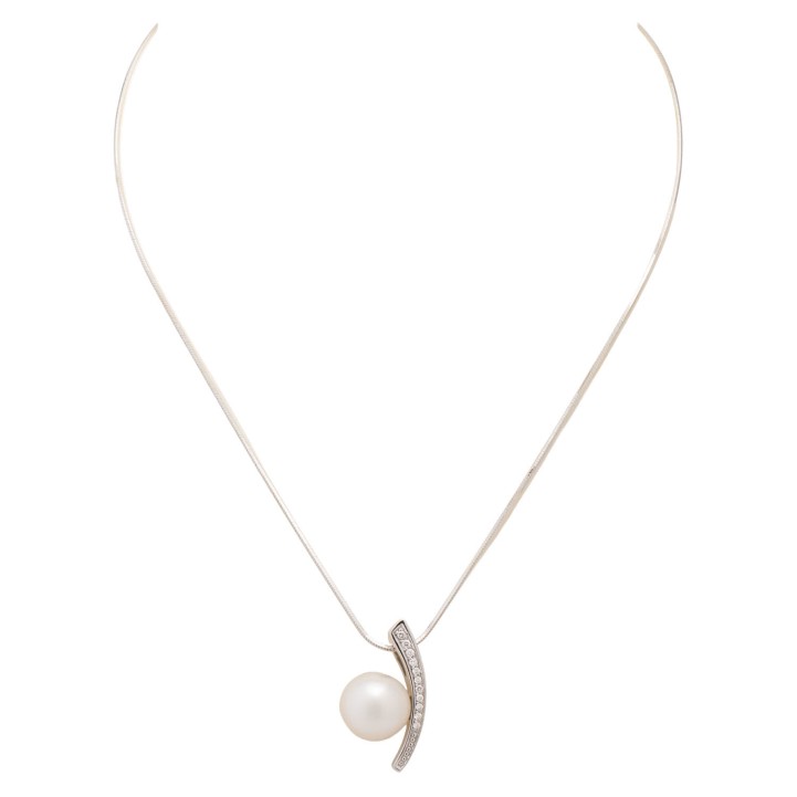 Collier mit Anhänger, 