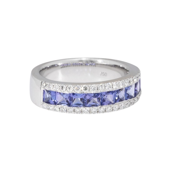 Ring mit 9 Tansaniten von zus. 1,40 ct  