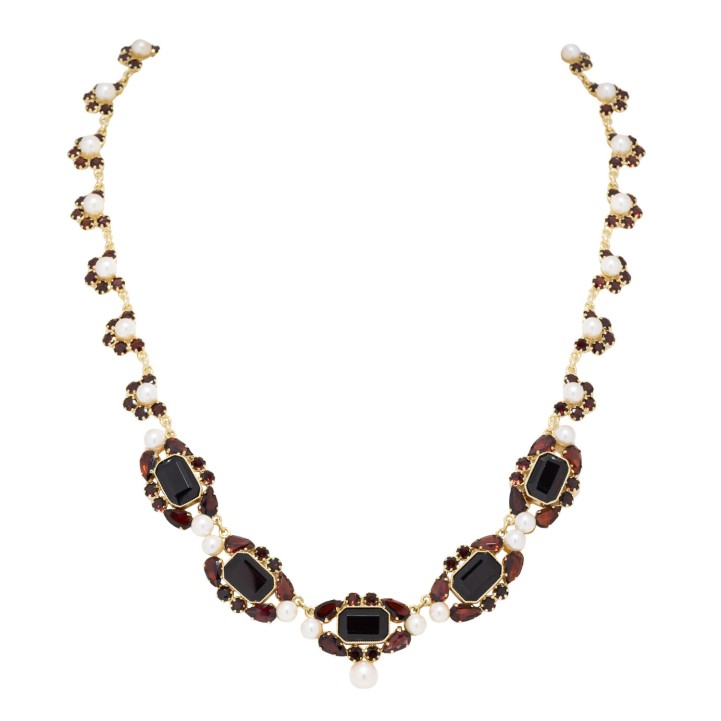 Collier besetzt mit Granat und Perlen,  