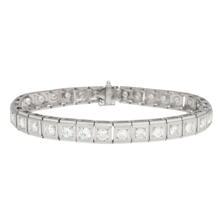Tennisarmband mit 33 Brillanten zus. ca. 3,5 ct,  