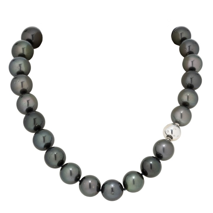 Collier mit 27 Tahiti-Zuchtperlen, 