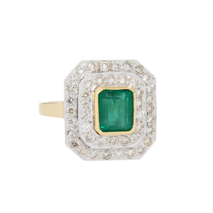 Ring mit Smaragd 2,06 ct. umrandet mit Brillanten zus. 0,90 ct. 