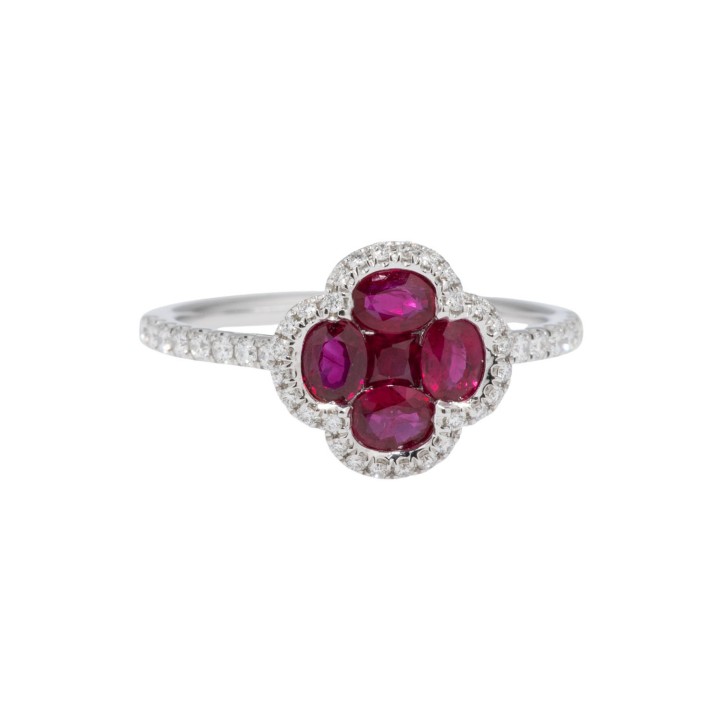 Feiner Ring mit 5 Rubinen zus. 0,87 ct. und Brillanten zus. 0,25 ct.  