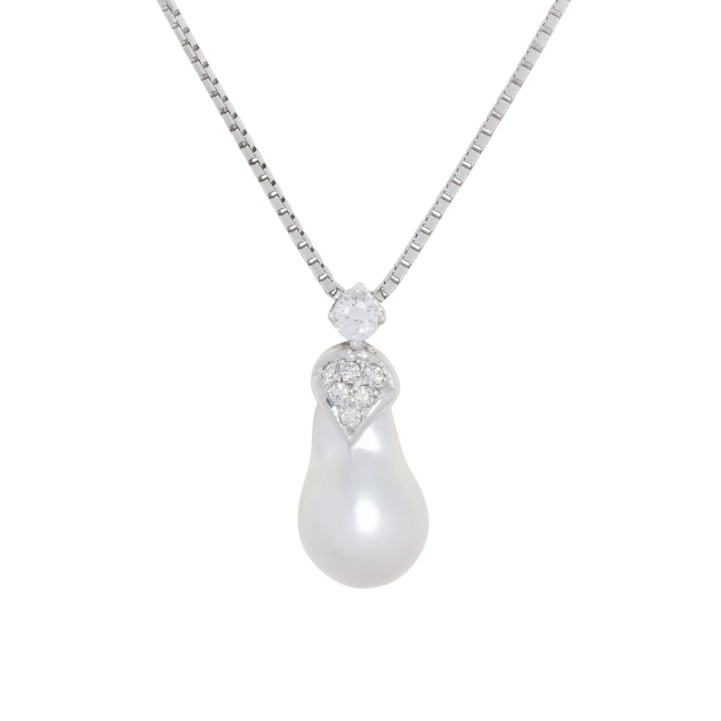 Anhänger mit Perle und Diamanten,  