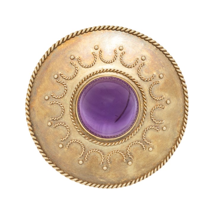 Brosche mit Amethystcabochon,  