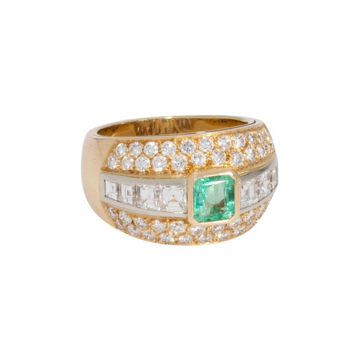 Ring mit Smaragd und Diamanten, 