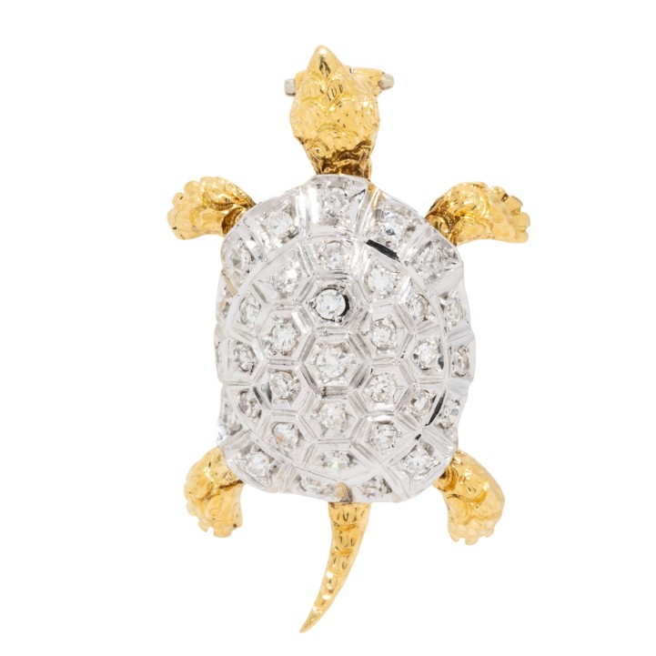 Brosche 'Schildkröte' mit Diamanten von zus. ca. 0,25 ct,  