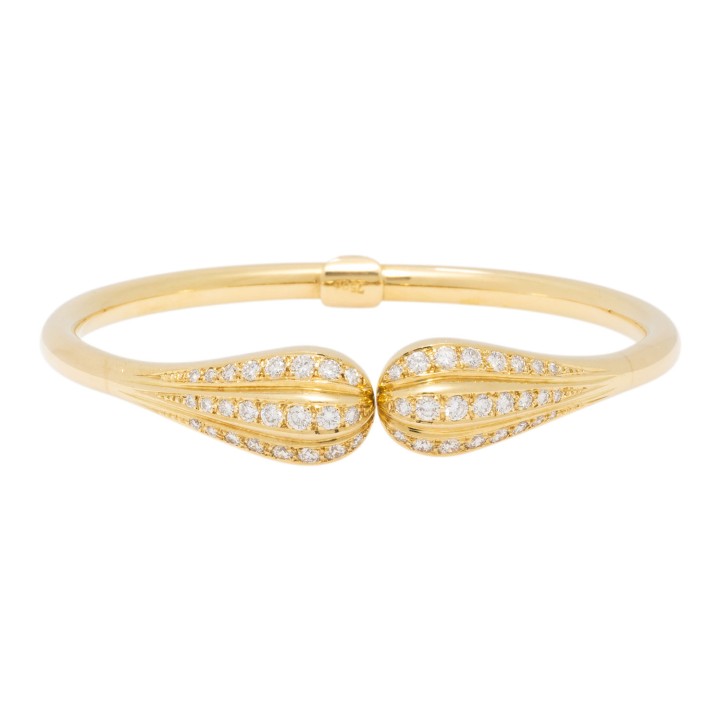 Armreif mit 48 Brillanten zus. ca. 2 ct,  