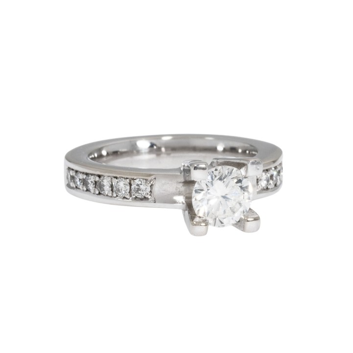 Ring mit Brillanten von zus. ca. 0,75 ct, 