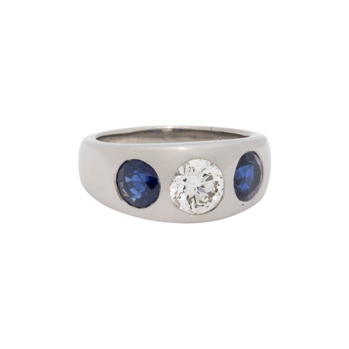 Ring mit Brillant und Saphiren, 