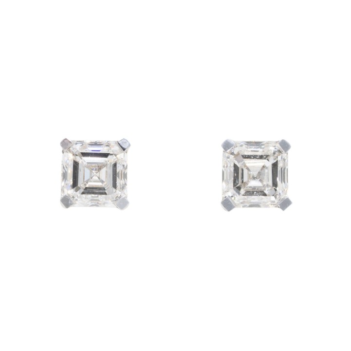 Ohrstecker mit Diamanten im quadratischen Smaragdschliff, zus. 1,11 ct. 