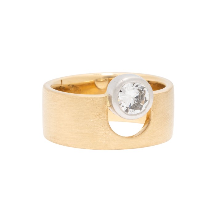 Ring mit Brillant von ca. 0,50 ct,  