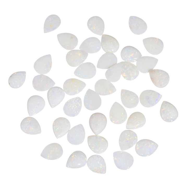 Konvolut von 40 Opal-Cabochons  