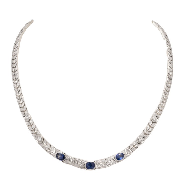 Collier mit Saphiren und Brillanten von zus. ca. 2,7ct, 